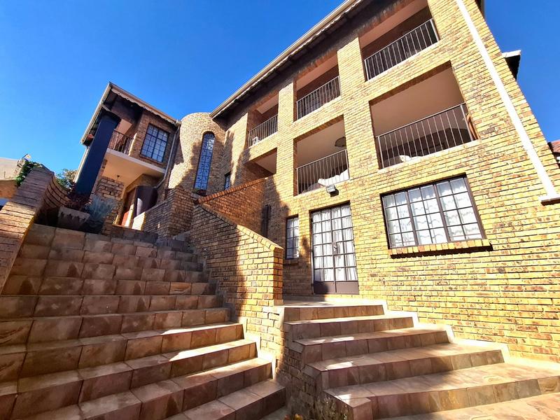 6 Bedroom Property for Sale in Erasmuskloof Gauteng