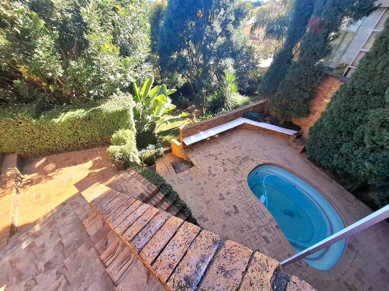 6 Bedroom Property for Sale in Erasmuskloof Gauteng