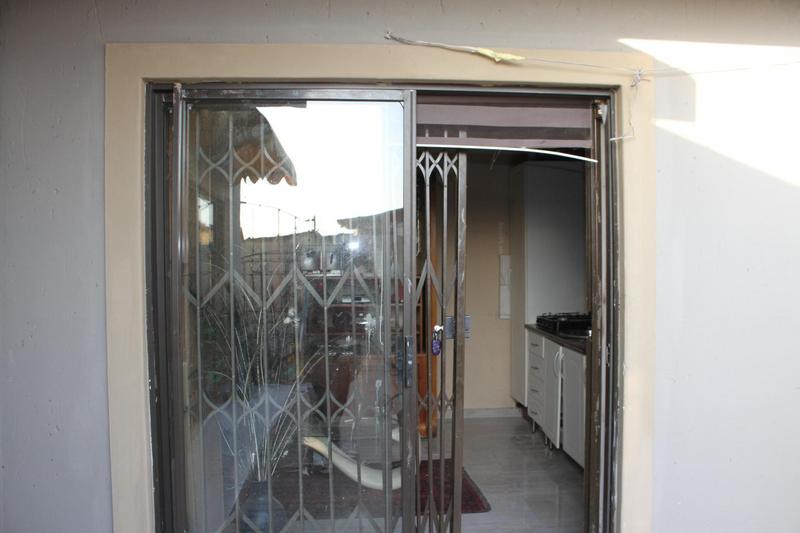 To Let 1 Bedroom Property for Rent in Emdeni Gauteng