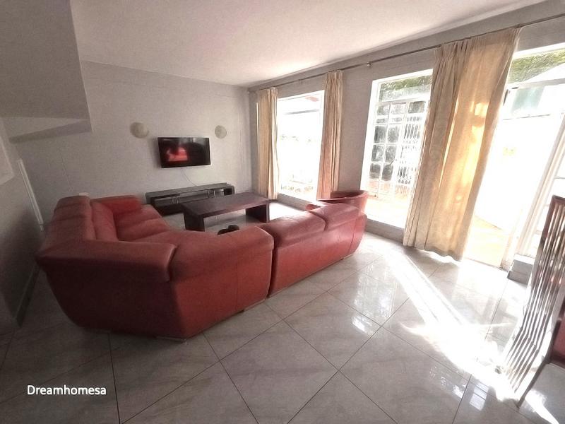To Let 5 Bedroom Property for Rent in Sandown Gauteng