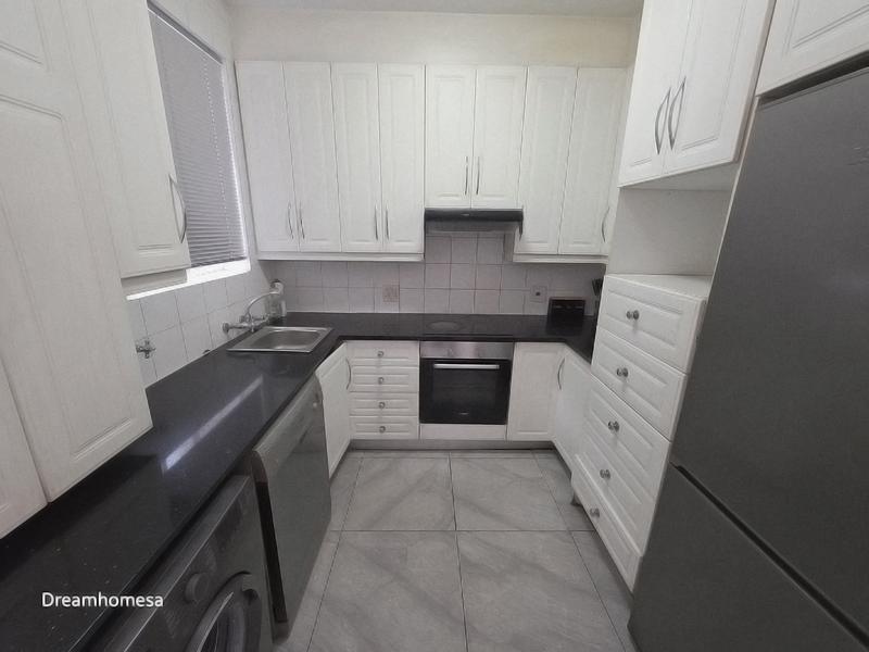 To Let 5 Bedroom Property for Rent in Sandown Gauteng
