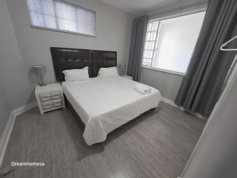 To Let 5 Bedroom Property for Rent in Sandown Gauteng
