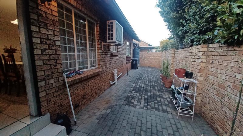 3 Bedroom Property for Sale in Annlin Gauteng