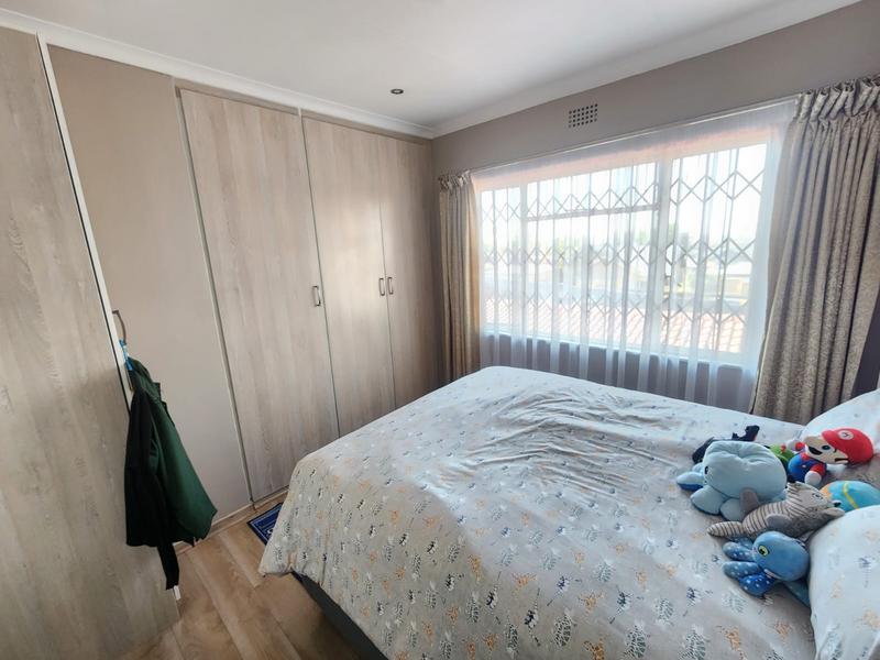 2 Bedroom Property for Sale in South Crest Gauteng