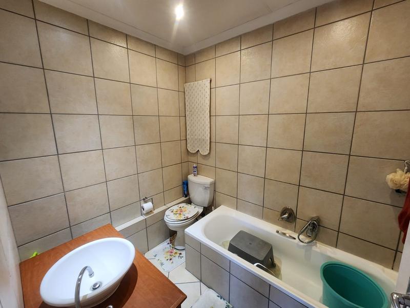 2 Bedroom Property for Sale in South Crest Gauteng