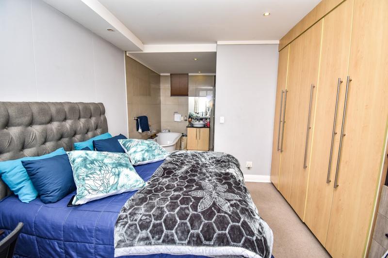 1 Bedroom Property for Sale in Sandton Central Gauteng