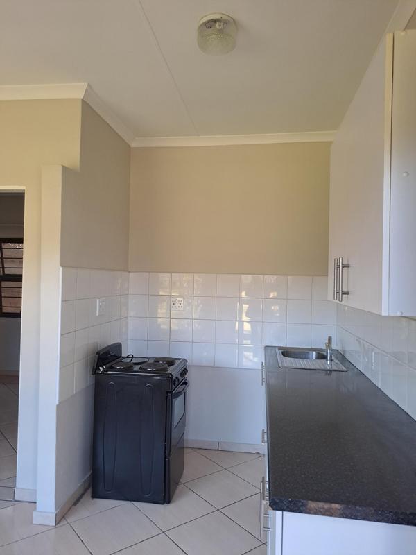 To Let 1 Bedroom Property for Rent in Linden Gauteng