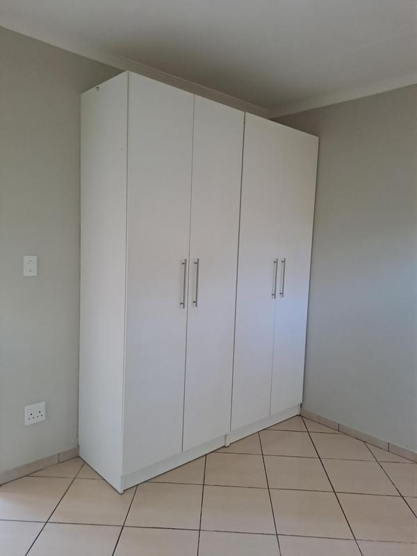 To Let 1 Bedroom Property for Rent in Linden Gauteng