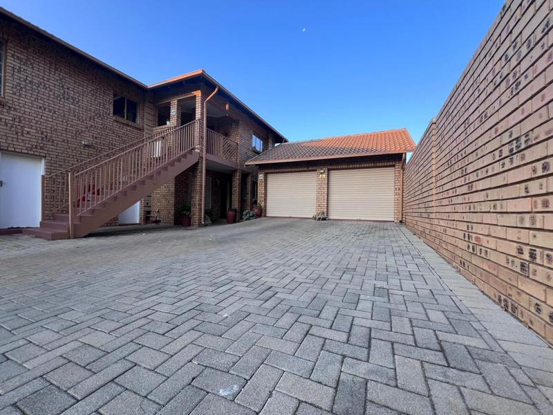 2 Bedroom Property for Sale in Magalieskruin Gauteng
