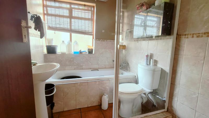 2 Bedroom Property for Sale in Montana Tuine Gauteng