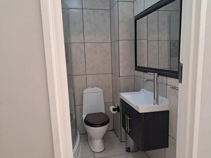To Let 1 Bedroom Property for Rent in Sandown Gauteng