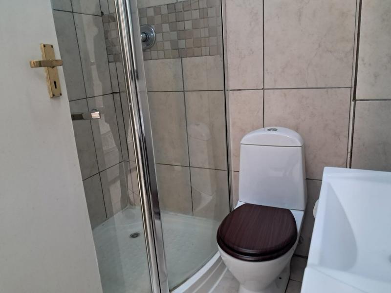 To Let 1 Bedroom Property for Rent in Sandown Gauteng
