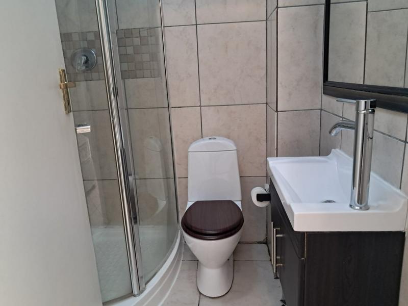To Let 1 Bedroom Property for Rent in Sandown Gauteng