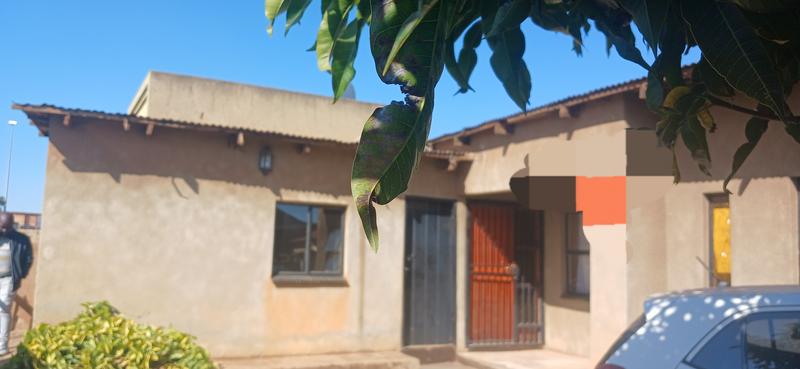 6 Bedroom Property for Sale in Tembisa Gauteng