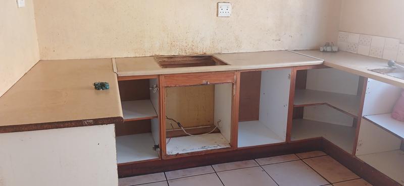6 Bedroom Property for Sale in Tembisa Gauteng