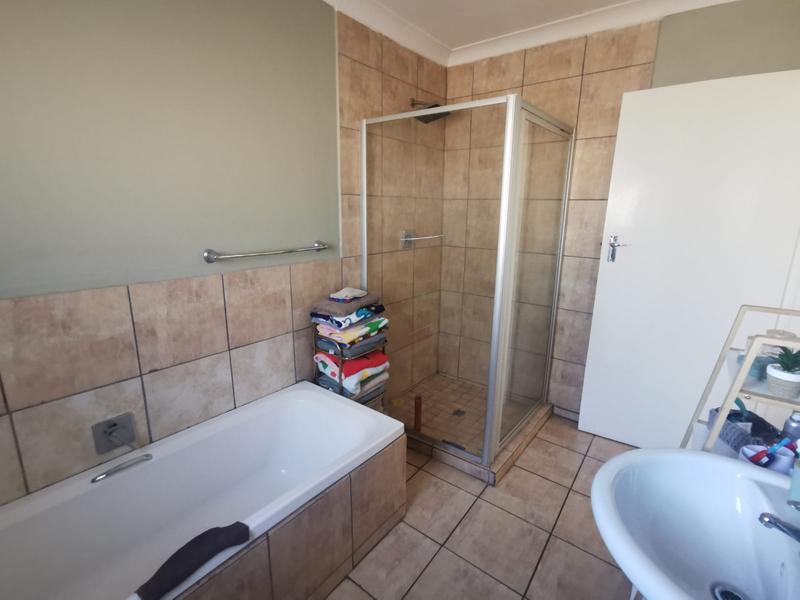 To Let 3 Bedroom Property for Rent in Strubenvale Gauteng