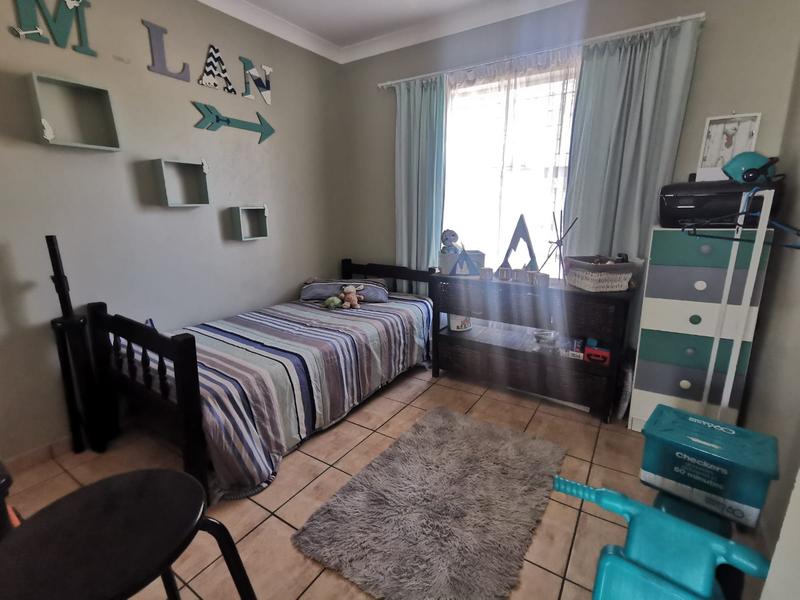 To Let 3 Bedroom Property for Rent in Strubenvale Gauteng