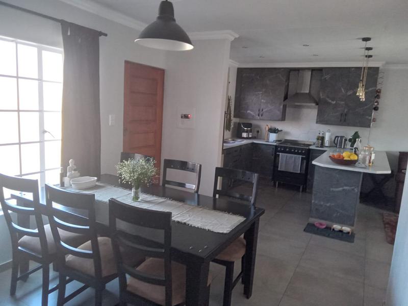 2 Bedroom Property for Sale in Rooihuiskraal North Gauteng