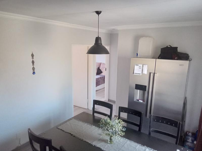 2 Bedroom Property for Sale in Rooihuiskraal North Gauteng