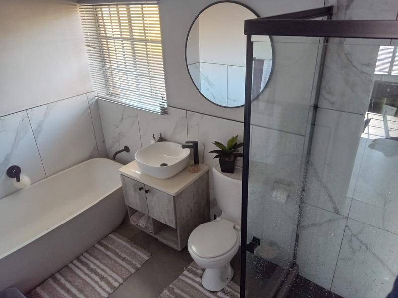 2 Bedroom Property for Sale in Rooihuiskraal North Gauteng