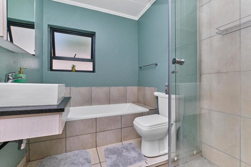 To Let 3 Bedroom Property for Rent in Lonehill Gauteng