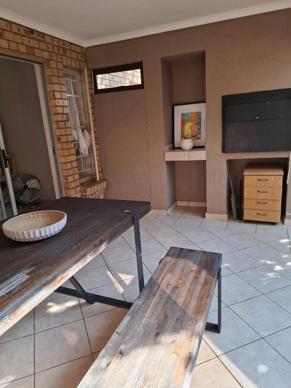 To Let 2 Bedroom Property for Rent in The Wilds Gauteng