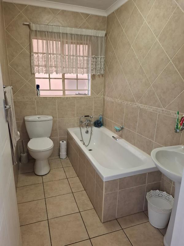 To Let 2 Bedroom Property for Rent in The Wilds Gauteng