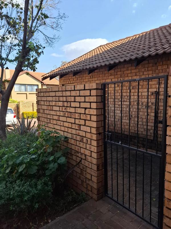 To Let 2 Bedroom Property for Rent in The Wilds Gauteng