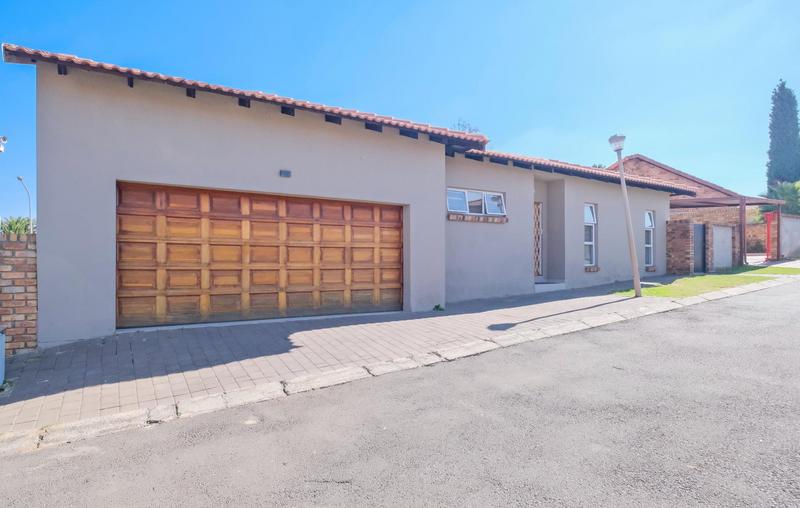 3 Bedroom Property for Sale in Vorna Valley Gauteng