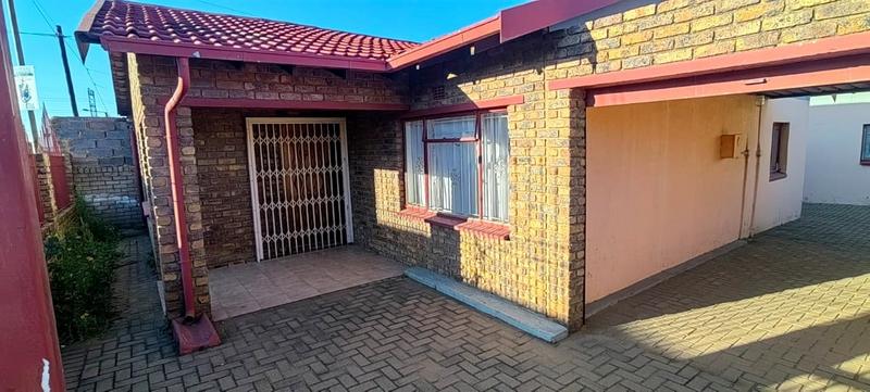 2 Bedroom Property for Sale in Meadowlands East Gauteng