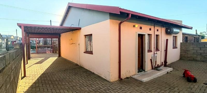 2 Bedroom Property for Sale in Meadowlands East Gauteng