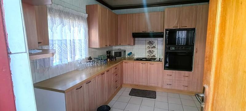 2 Bedroom Property for Sale in Meadowlands East Gauteng