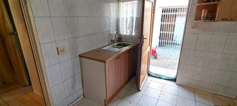 2 Bedroom Property for Sale in Meadowlands East Gauteng
