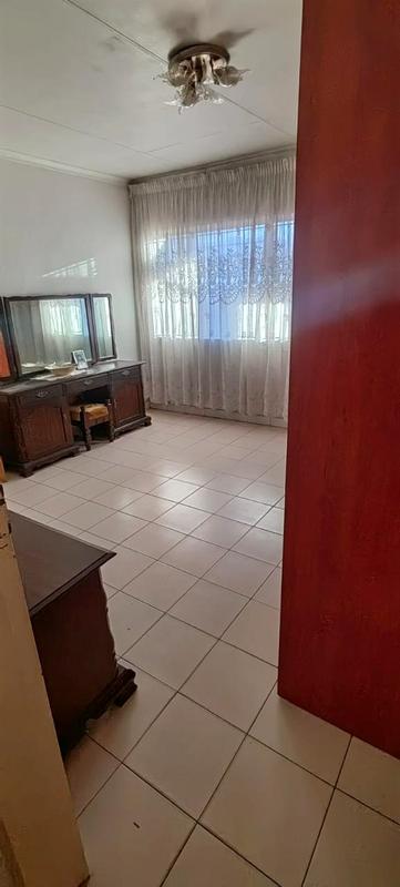 2 Bedroom Property for Sale in Meadowlands East Gauteng