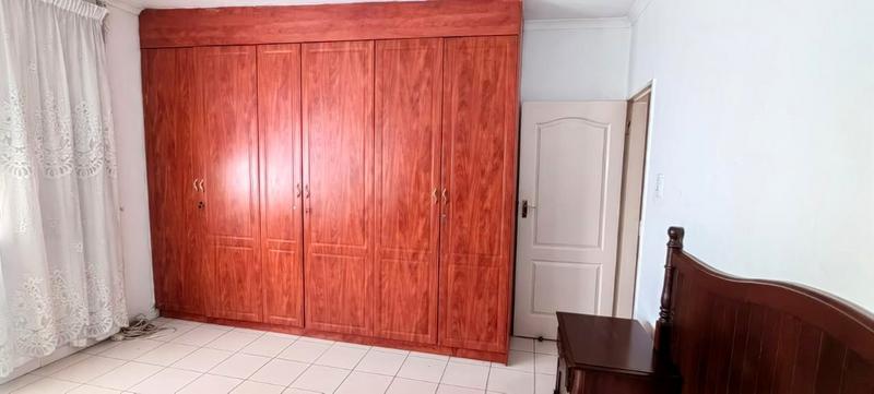 2 Bedroom Property for Sale in Meadowlands East Gauteng