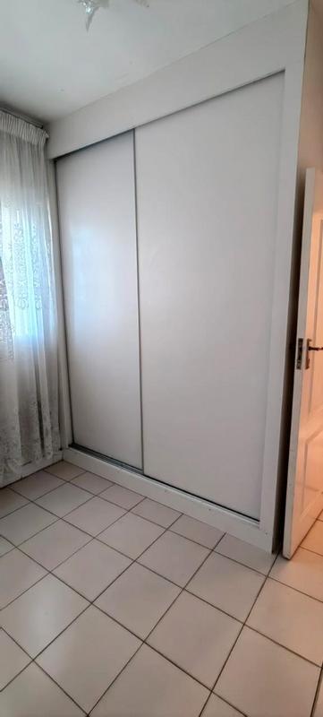 2 Bedroom Property for Sale in Meadowlands East Gauteng