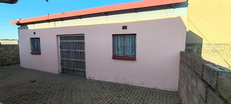 2 Bedroom Property for Sale in Meadowlands East Gauteng