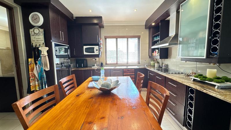4 Bedroom Property for Sale in Tres Jolie Gauteng