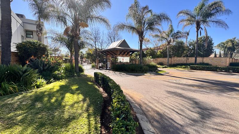 4 Bedroom Property for Sale in Tres Jolie Gauteng