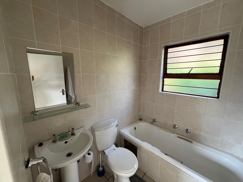 To Let 2 Bedroom Property for Rent in Waterkloof A H Gauteng