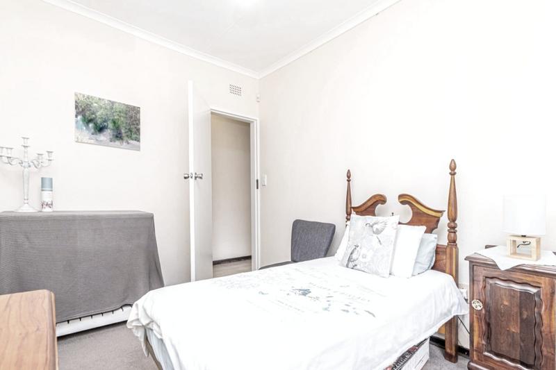 5 Bedroom Property for Sale in Helderkruin Gauteng