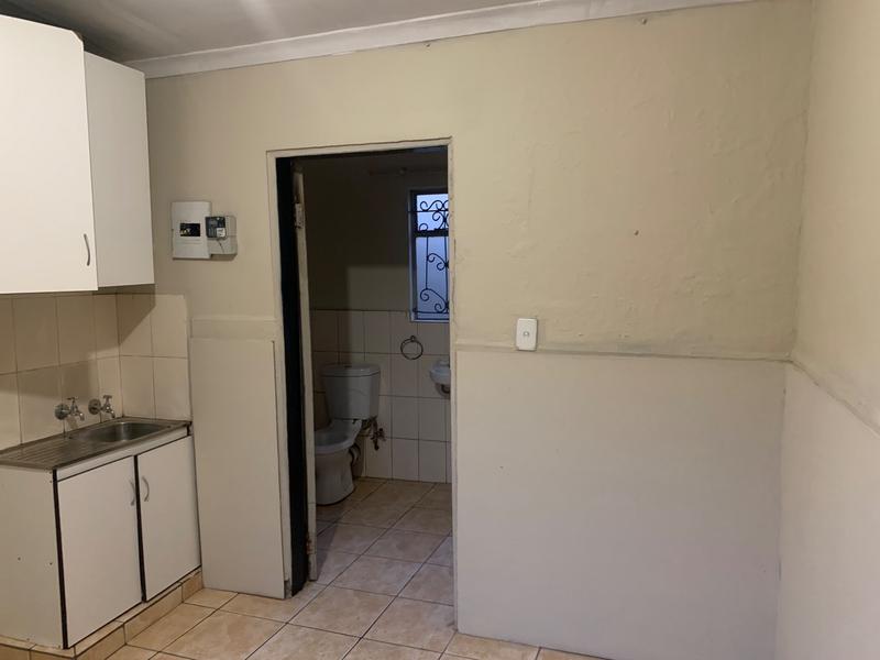 6 Bedroom Property for Sale in Entshonalanga Gauteng