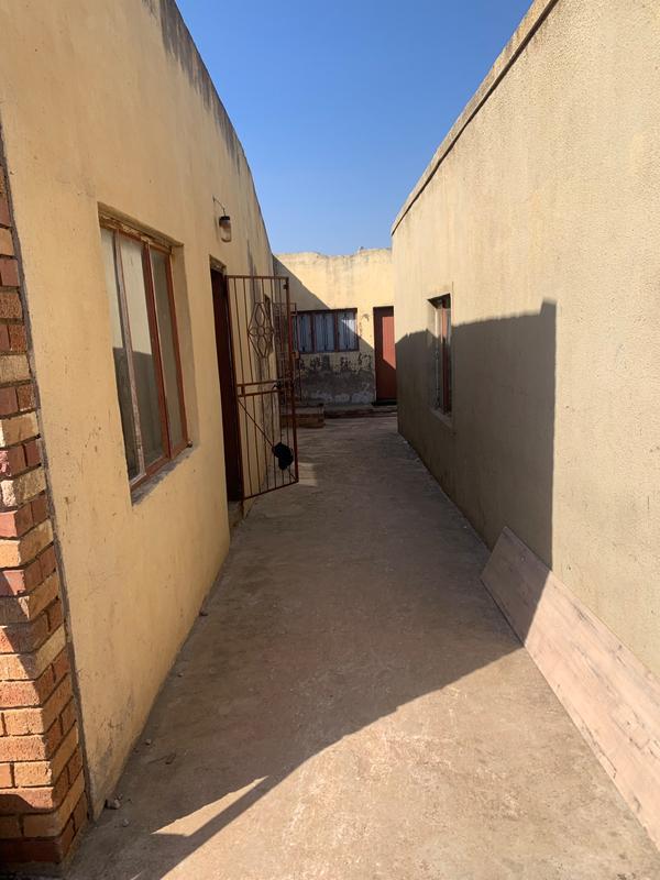 3 Bedroom Property for Sale in Isiphetweni Gauteng