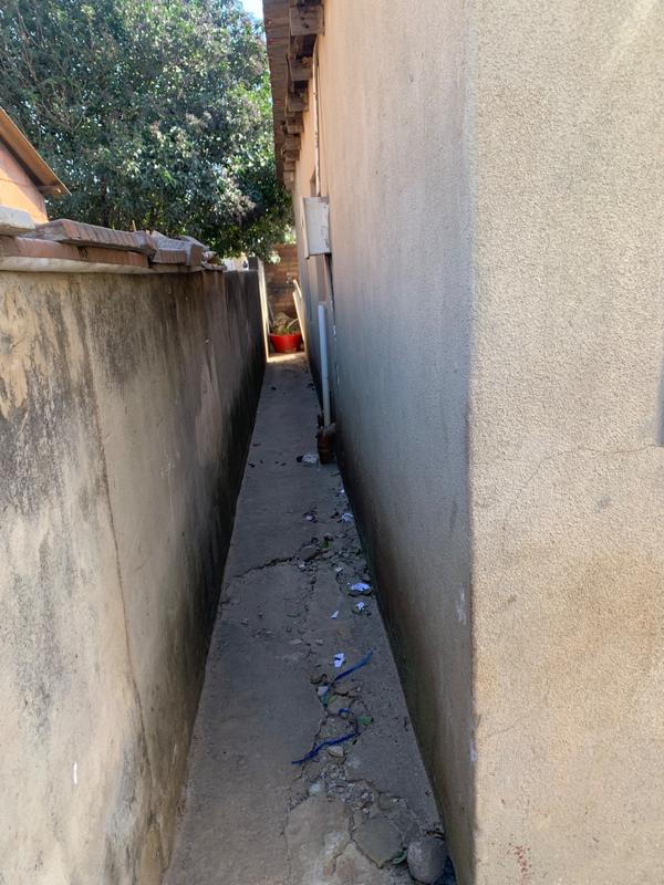 3 Bedroom Property for Sale in Isiphetweni Gauteng