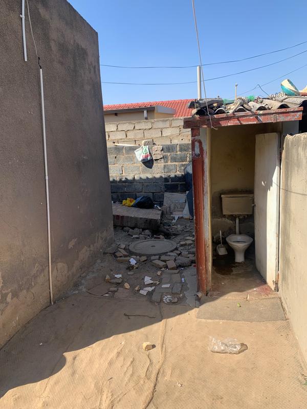 3 Bedroom Property for Sale in Isiphetweni Gauteng