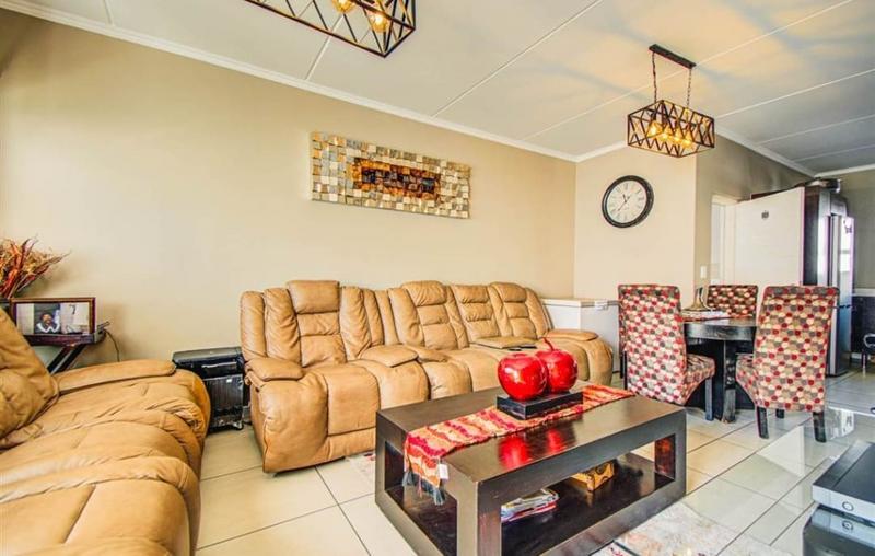 To Let 3 Bedroom Property for Rent in Greenstone Hill Gauteng