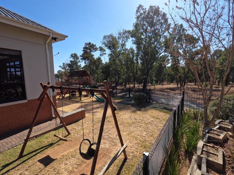 To Let 2 Bedroom Property for Rent in Modderfontein Gauteng
