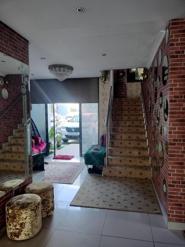 5 Bedroom Property for Sale in Ormonde Gauteng