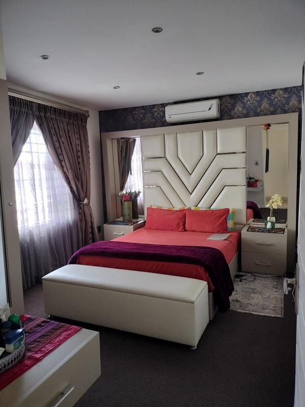 5 Bedroom Property for Sale in Ormonde Gauteng