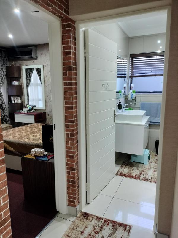 5 Bedroom Property for Sale in Ormonde Gauteng